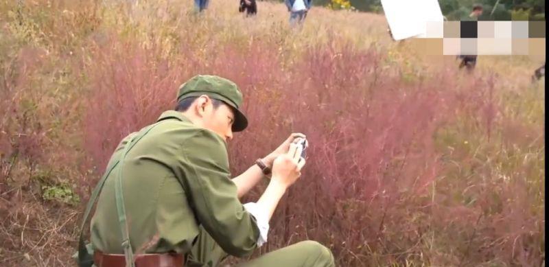 肖战|当肖战在片场拿到相机，速来围观在他镜头下的钟楚曦！也太会拍了