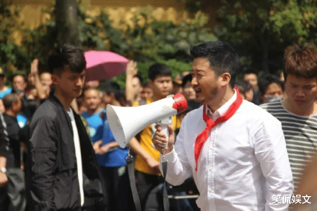 胡歌|网曝薛佳凝怀孕6个月，胡歌粉丝再次炸锅，一句话道出真实情况，你怎么看？