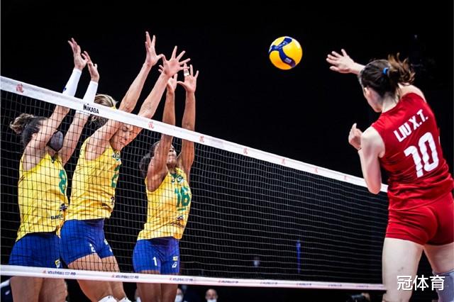 快船队|中国女排爆大冷！一夜收获三大喜讯，25岁王牌在郎平手下蜕变