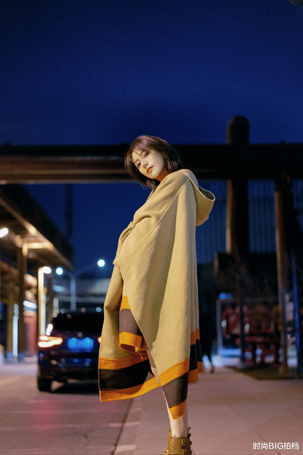 高圆圆|41岁“国民女神”高圆圆美绝了!穿钻石连衣裙秀身材,红唇短发好惊艳