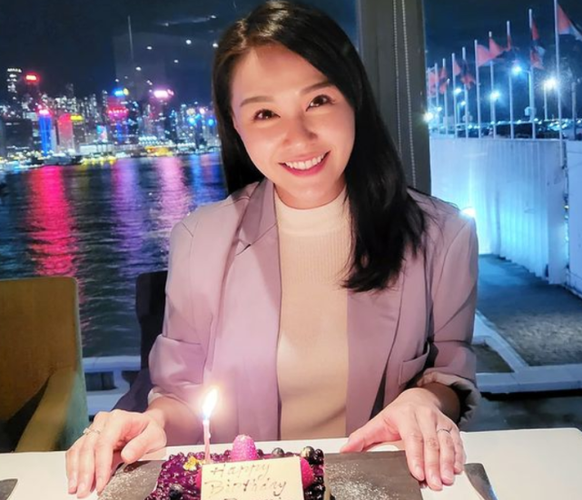 |港星转行做公务员，月薪5w，回归最初的梦想