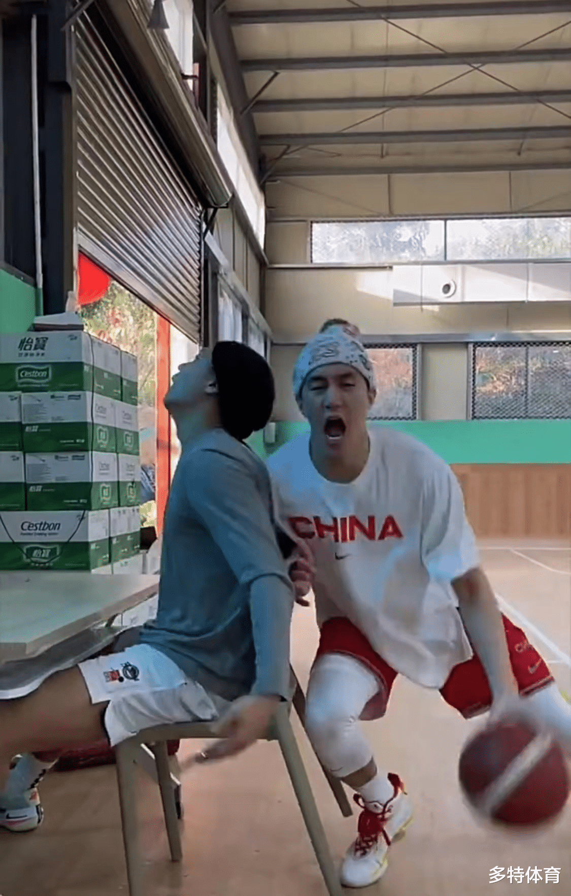 辽宁男篮|不讲武德！宏远热身72分大胜，辽篮老帅离队，郭艾伦赵睿梦幻联动