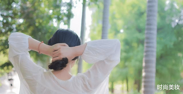 时尚美妆|衣服在配不在贵！40+岁女人的夏日穿搭示范：百搭好看不挑人！