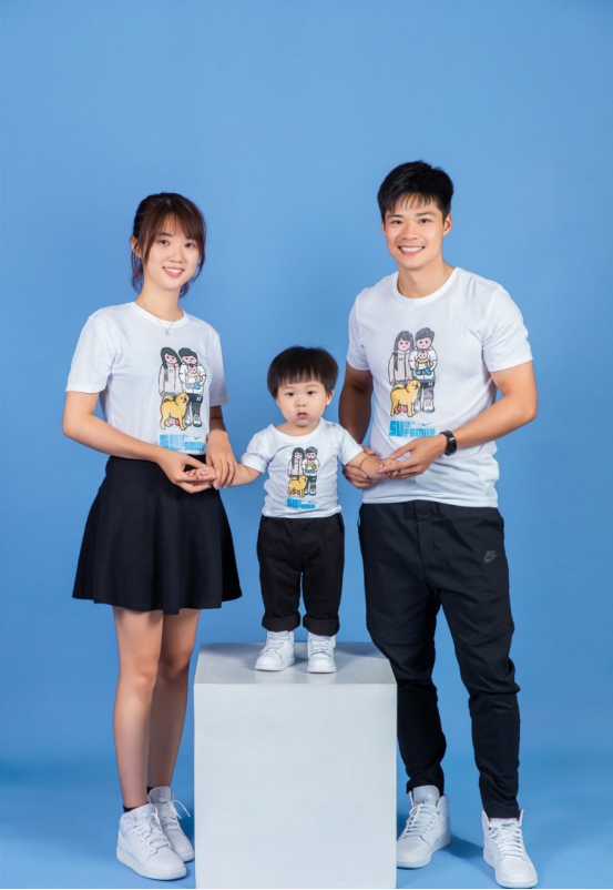 BiuFashion|“亚洲人的骄傲”苏炳添，是个温柔暖男，一家三口亲子装好温馨