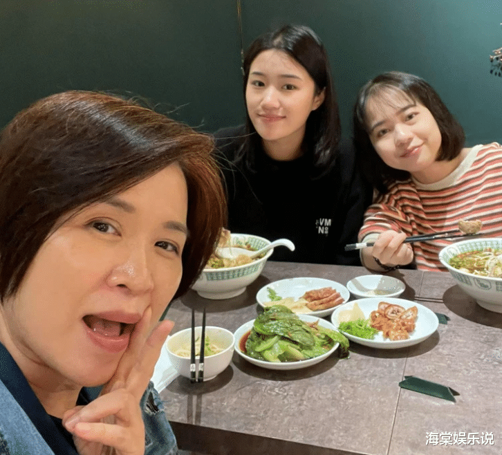 陈雨锶|女星杨月娥11月13日被网暴！18岁女儿患癌又出车祸，却被网友狂喷