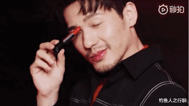 黑粉|媒婆妆、烈焰红唇、脸色蜡黄，他们这广告物料怕不是黑粉拍的吧？