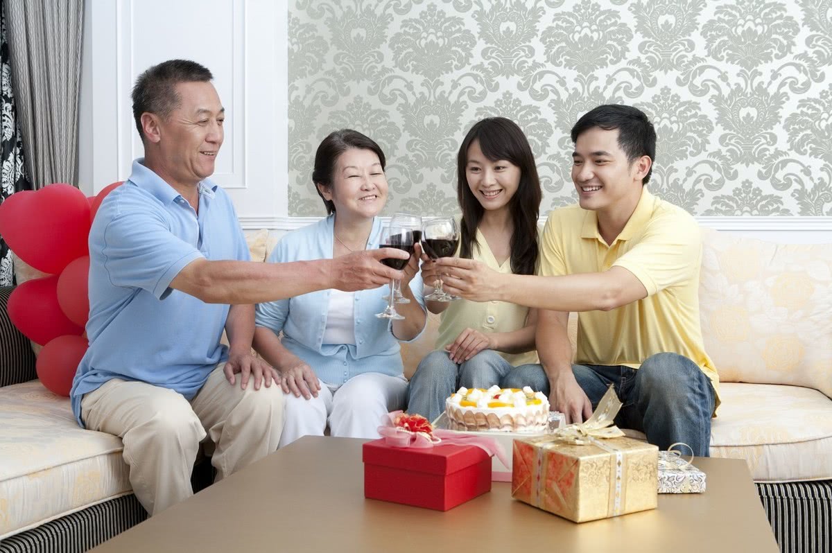 小爱|从小爱打扮和从小不爱打扮的女孩，长大后差距有点大，家长要重视