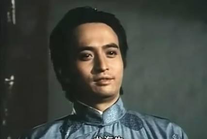 周星驰|为何徐小明的爱国情怀无人质疑，吴京却被人喷贩卖爱国情怀？