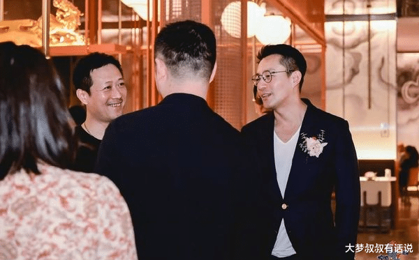 汪小菲|汪小菲离婚搞畏缩…张兰抱病开店剪綵！网友气：像个男人承担起来