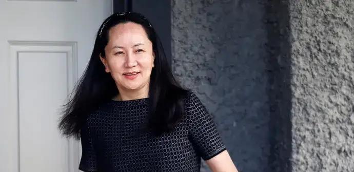 方脸妹说时尚|孟晚舟尽显大国范,连换三套穿紫色裙收尾,昂首阔步带微笑超淡定