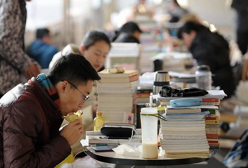 大学|这5个证书听上去高大上，实际上“没卵用”，还有被取消的