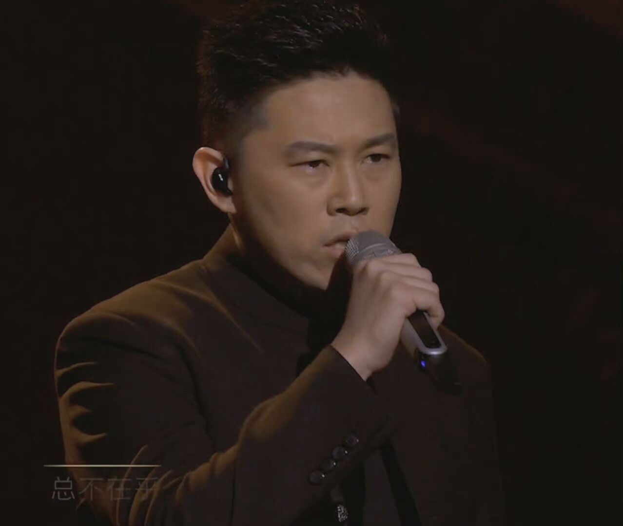 欧阳靖|《披荆斩棘》五公排名：张晋首次获第一，欧阳靖再次挤出成团位