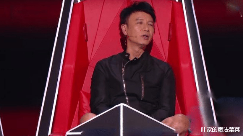 蔡明|《好声音》首播遭吐槽 8导师太多现场嘈杂