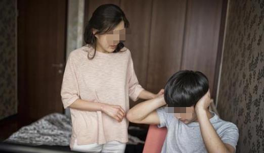 小雪妈妈育儿|“妈揍大”和“爸揍大”的孩子,长大后差距明显,别不在意