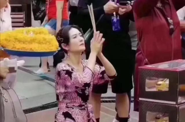 清浅微笑的我|人设崩塌前,明星做了什么奇葩事?