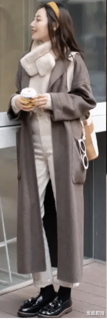 皮皮时尚 秋季来临,三招就可以打造出轻熟风