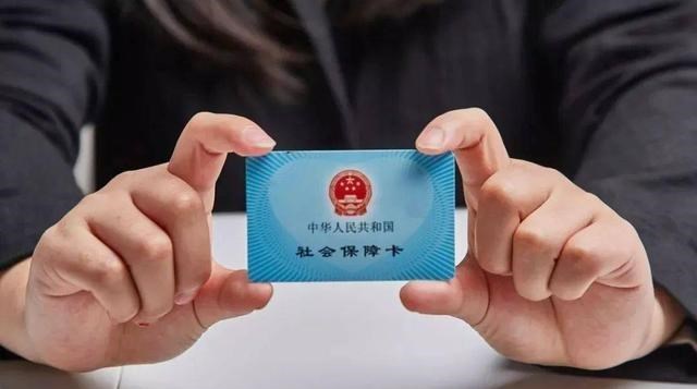 梵恩诗伊宁哥|农民治大病难在哪?异地就医改革加速,农民带部手机就可领补助