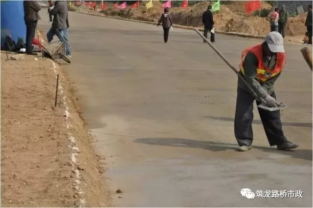 阳光分享鸿鹄志 路面工程病害形式，以及施工质量管理控制要点?