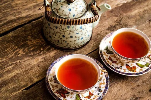 北方丽人读书观史 《儒林外史》中的吃喝：县衙对面一壶茶，他识破了他却也追随了他