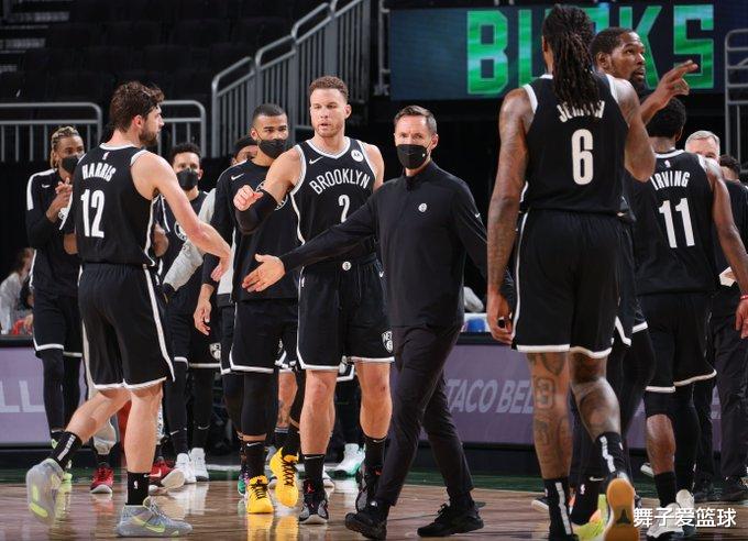 湖人隊|再見了“問題小黑”！400萬放棄續約湖人，他才是詹姆斯最佳搭檔