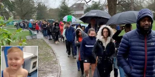 |30张活久未见的照片，鸟居然会利用诱饵钓鱼，牛全身肌肉好像怪兽