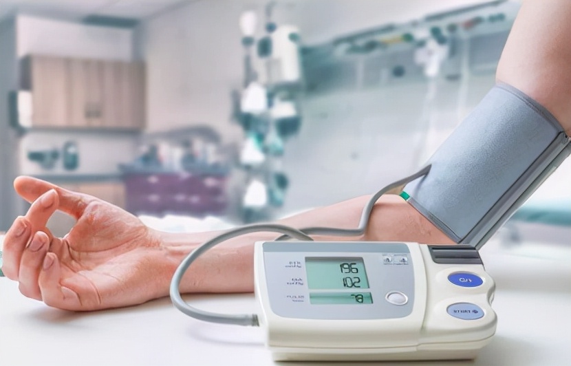 天天听健康|血压刚超过140/90，要不要用降压药？如果是六七十岁的老年人呢？