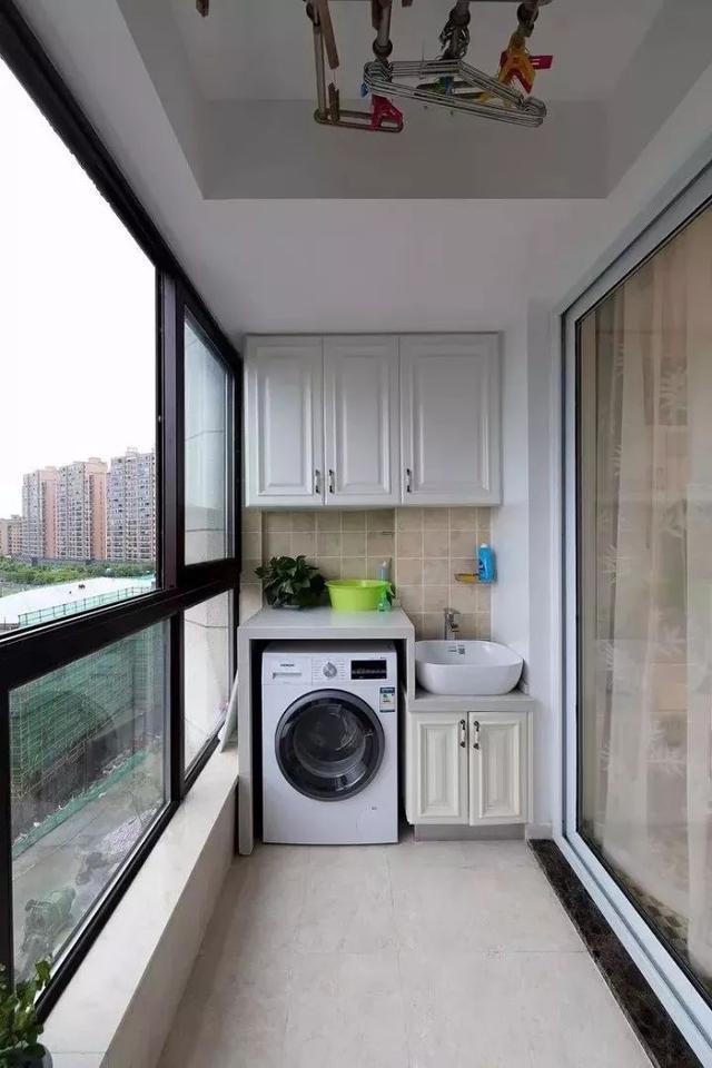 阳台装个洗衣机，白白多出一间洗衣房，洗衣晒衣更轻松！