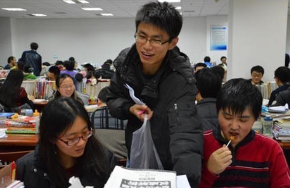 大学生|北大一学生吐槽学习“太累”，双非大学生表示：原来学霸也有烦恼