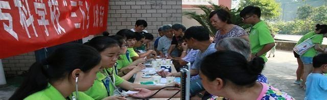 高校|护理专业大专院校有哪些？全国有近400所高校，主要分为三大类