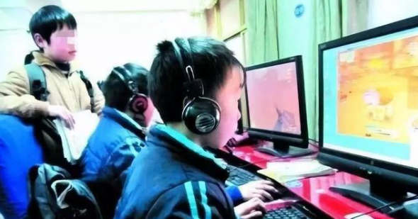 精灵袋鼠妈妈|央媒痛批王者荣耀为“精神鸦片”，孩子如何学会克制欲望？