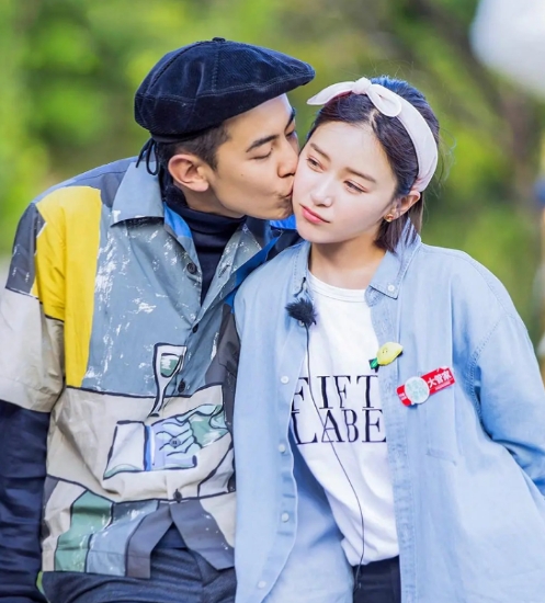 阚清子|阚清子前男友高调官宣恋情,圈外女友长相佳身材好,不比女明星差