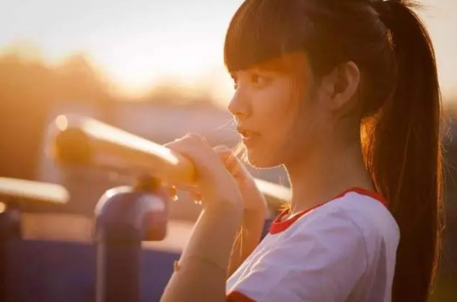 急诊室老苗|女孩第一次来例假，聪明的妈妈会告诉她4句话，女儿受用一生