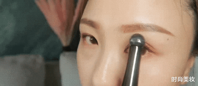 时尚美妆|薇娅卸妆关滤镜后是什么样？看到素颜状态后，网友：这是同一人？