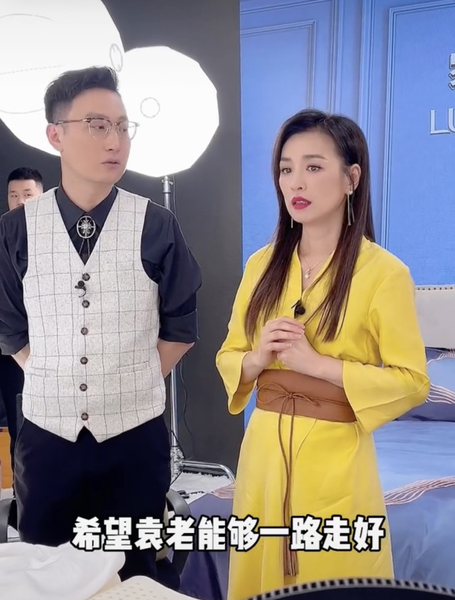 张庭|张庭直播现场悼念袁隆平，粉丝劝其干脆取消带货，她突然情绪崩溃痛哭诉苦