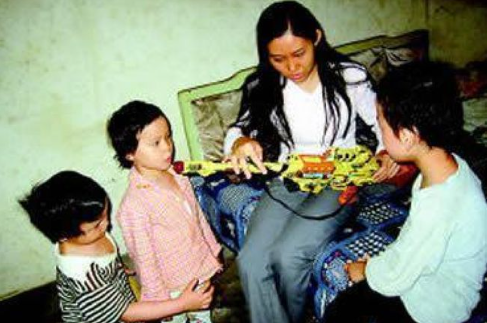 歪妈亲子故事|被央视评为“天才少女”，却毁于原生家庭，初中辍学，未婚生3娃