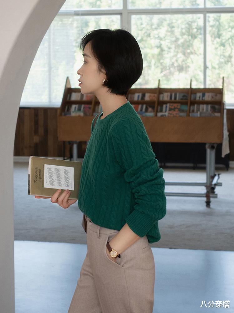 八分穿搭 冬季还得穿“羊毛衫”，女人会打扮更优雅，这些搭配才叫高级优雅