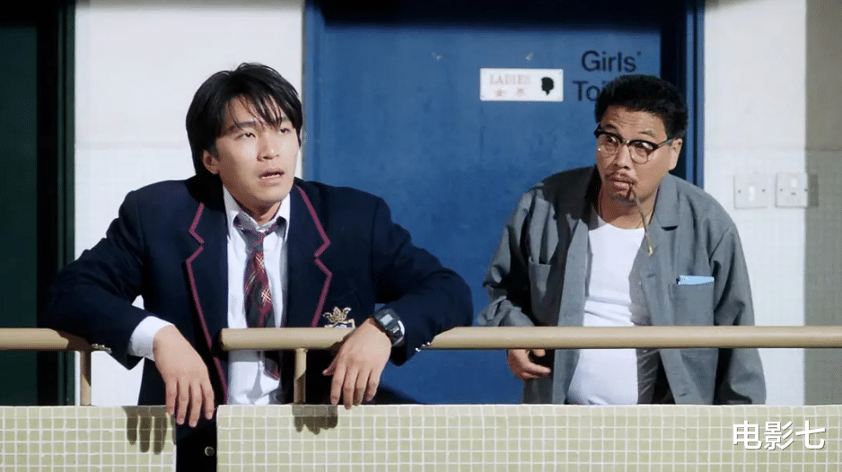 周星驰|靠性感女星博眼球，东拼西凑各种笑料，这部网大，再次刷新了底线