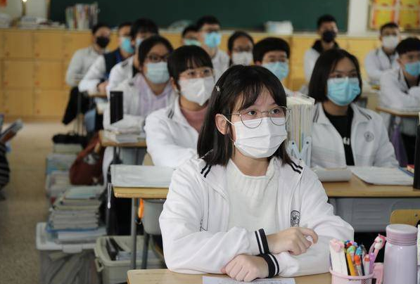 安妈育儿日|安徽某高中一次性清退500名复读生，退还400多万学费，官方通告