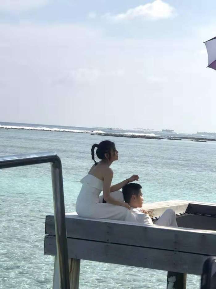 陈妍希|陈妍希穿丁字连体泳衣好饱满，和陈晓婚后生活很甜