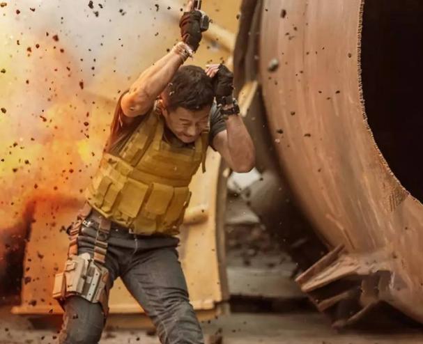 欧阳娜娜|《长津湖》登顶票房榜，却在马来西亚上映受阻？发行商回应来了