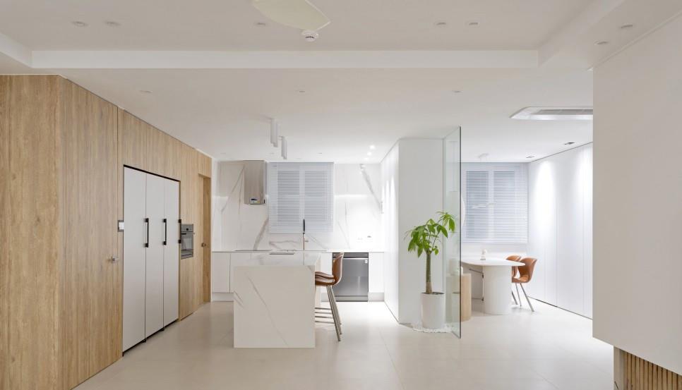 99㎡的家境界不一般，入户造景美得移不开眼，把家布置得别致雅观