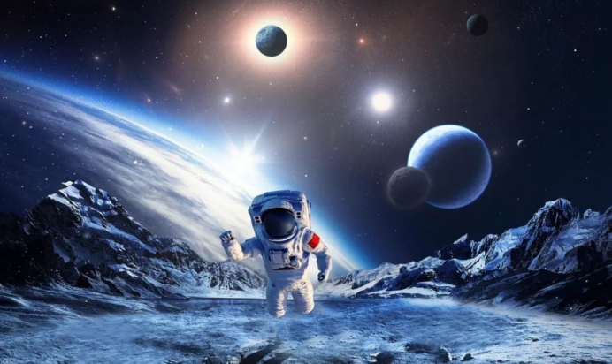 空间站 天文爱好者拍到神秘飞行物，从月球表面飞过，回家一查感到自豪