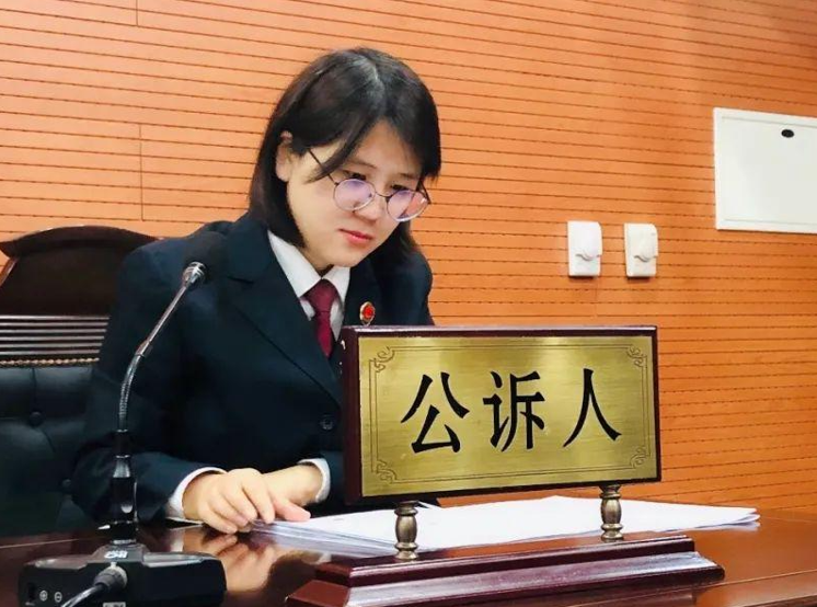 教师|最受欢迎“男女友职业”曝光,“铁饭碗”很吃香,公务员无缘榜首