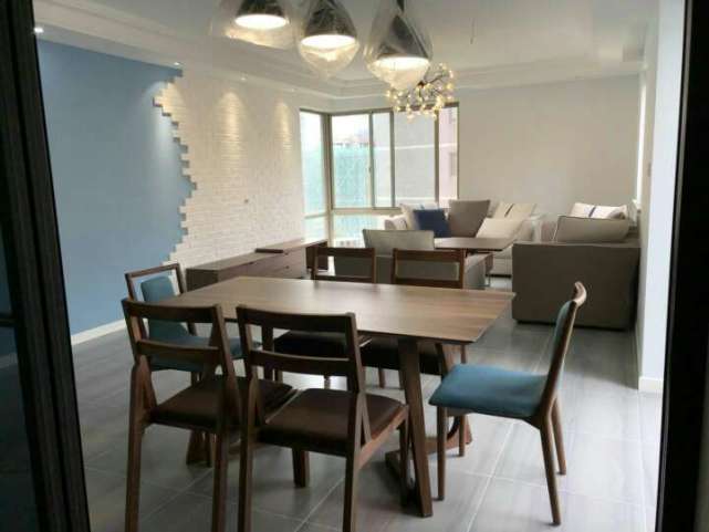 保洁完上家具美翻了，业主群晒照得到一致好评，客餐厅真有品位！