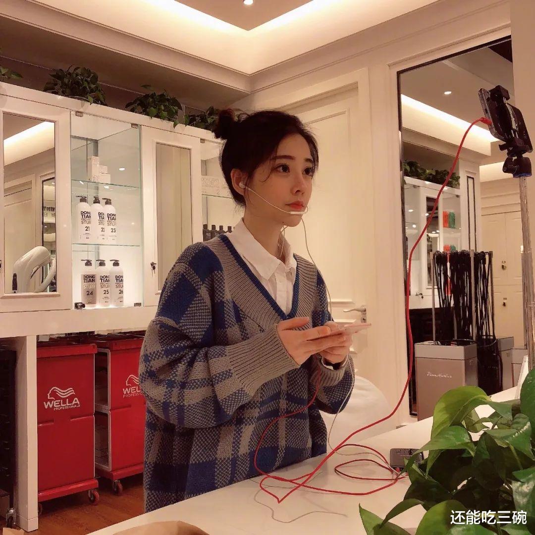 穿衣搭配|冯提莫的穿搭小技巧，冬天也是一名精致女孩，可爱又迷人