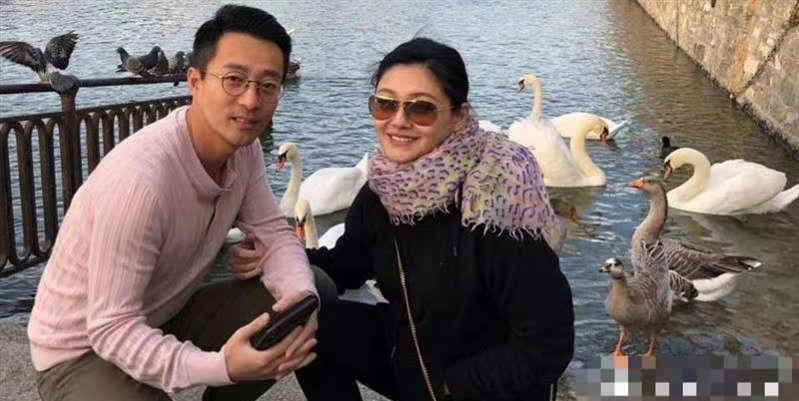 汪小菲|汪小菲打高尔夫生活惬意,删与大S有关动态,张兰曾点赞离婚留言