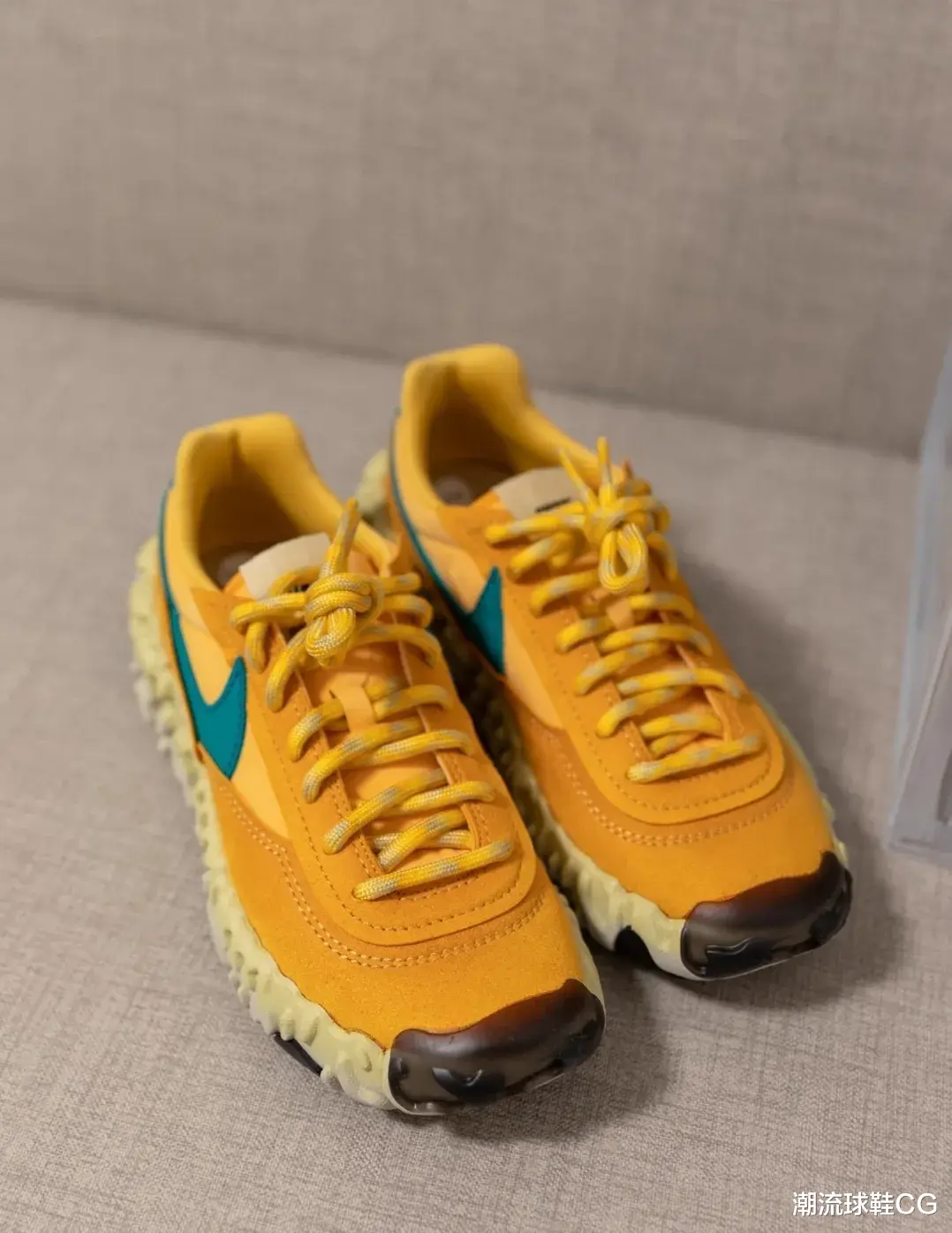 |耐克天价宇航员抄袭国产解放鞋？詹姆斯上脚平替版本！