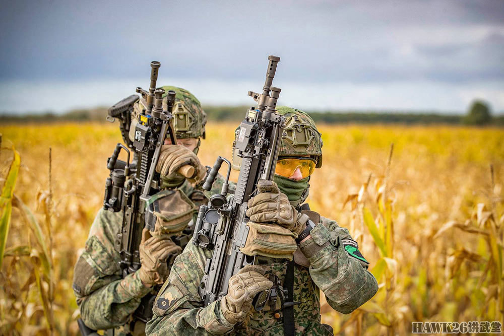 机枪|荷兰机械化步兵营实战演习 强悍女兵充当机枪手 工兵拿电锯破门