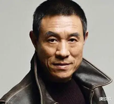 杜志国|63岁那年，三婚不久，杜志国在吃饭时看上一个女粉丝，很快女粉丝怀孕了