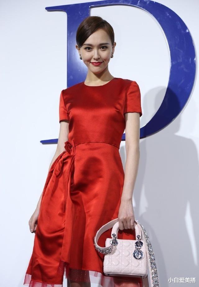 小白爱美搭|唐嫣升级成为“宝妈”，但身材保持得还这么好，穿上红裙好有魅力